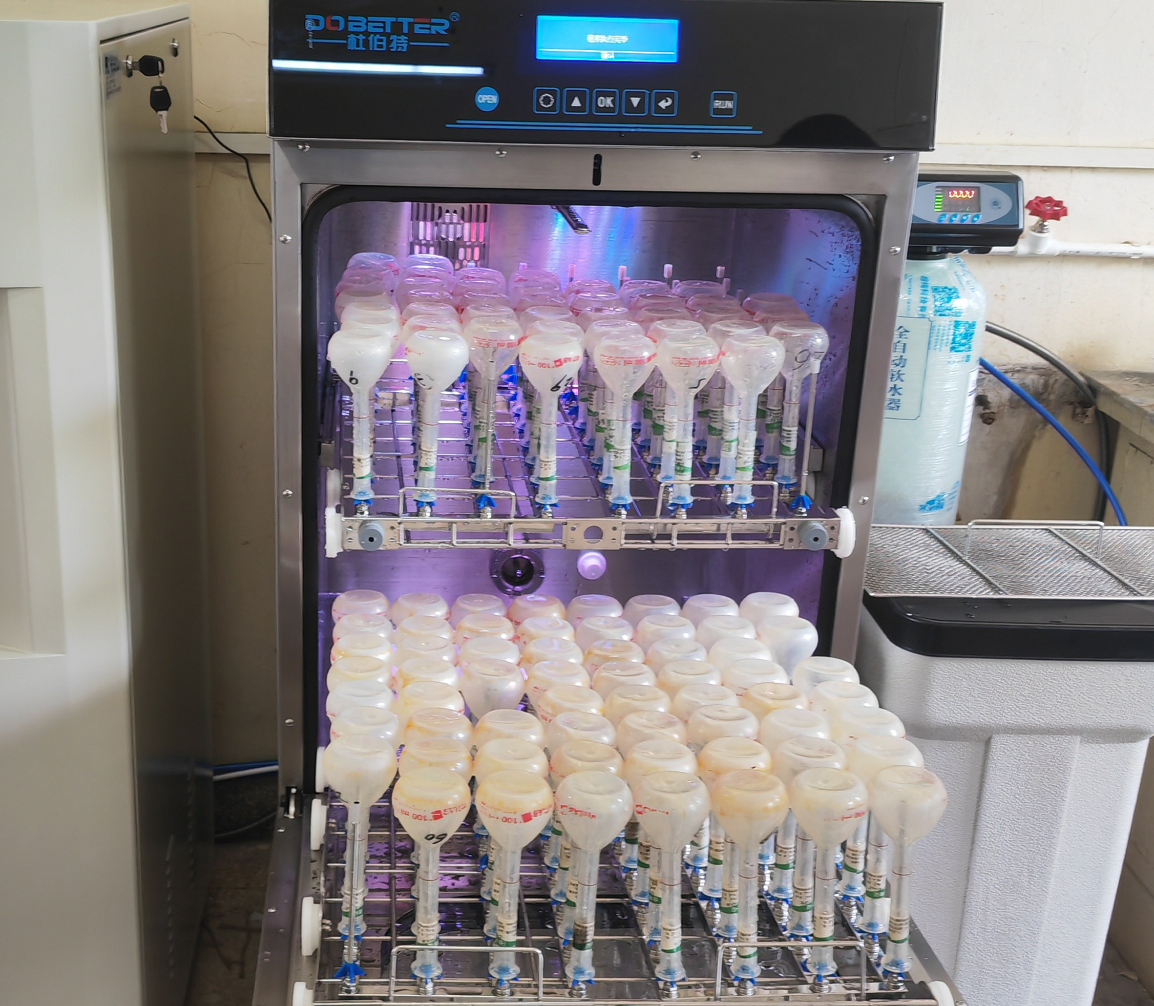 擺脫手洗噩夢(mèng)！這款全自動(dòng)清洗機(jī)，承包實(shí)驗(yàn)室洗瓶難題